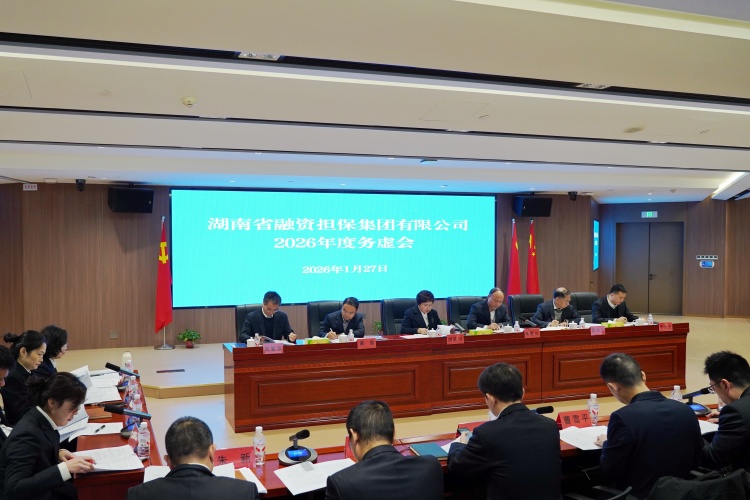 群像_副本.jpg 群像_副本.jpg